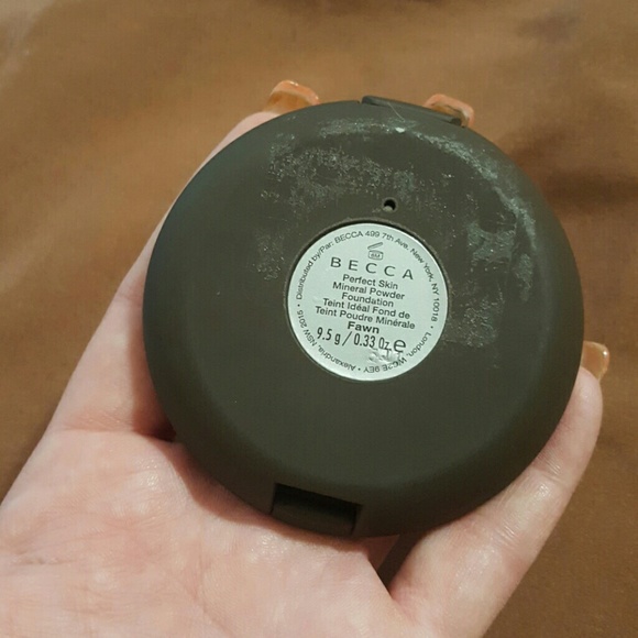 Becca perfet skin mineral powder foundation - Picture 2 of 5